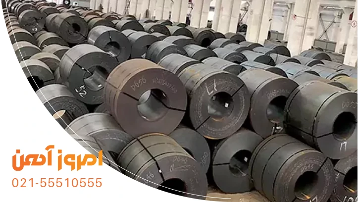 رول ورق سیاه در انبار کارخانه